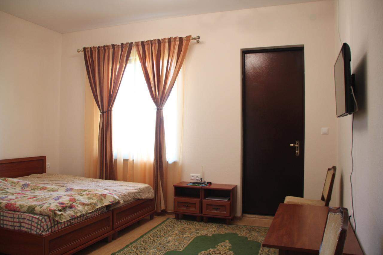 Амрапха Hotel Gudauta Eksteriør billede
